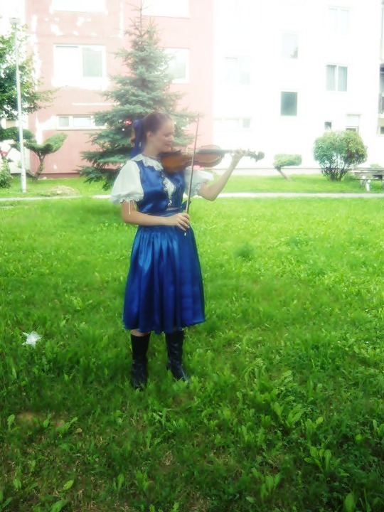 sekundistka pózuje